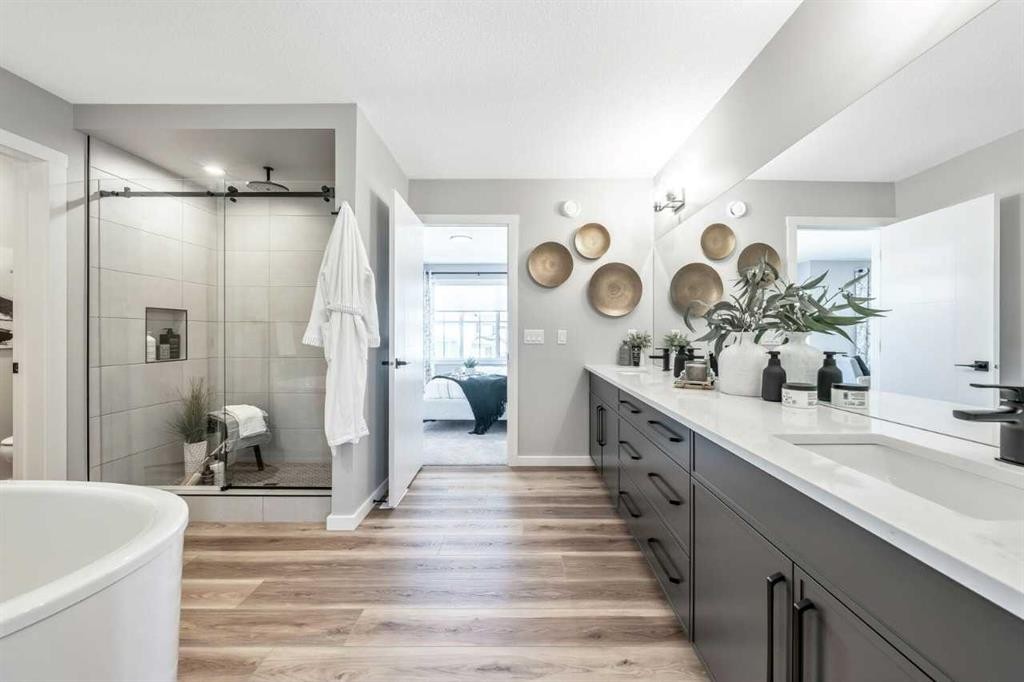 56 Osprey Hill Place Sw, Calgary, AB - Indoor Photo Showing Bathroom