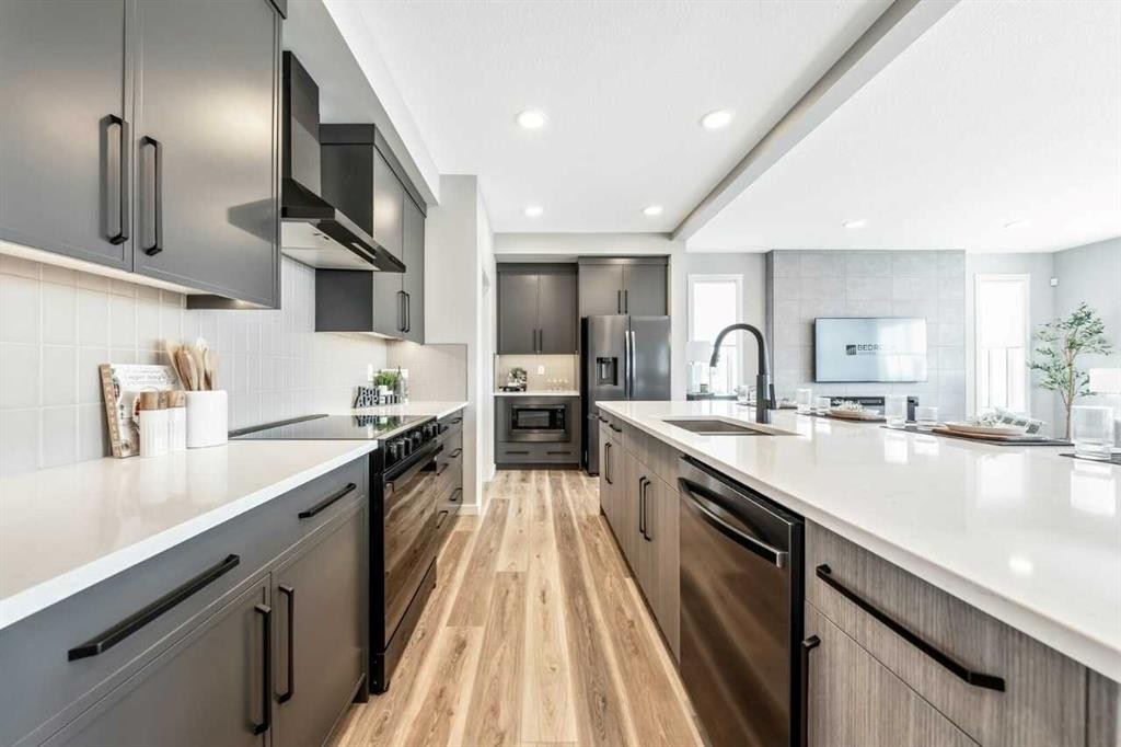 56 Osprey Hill Place Sw, Calgary, AB - Indoor Photo Showing Kitchen With Upgraded Kitchen