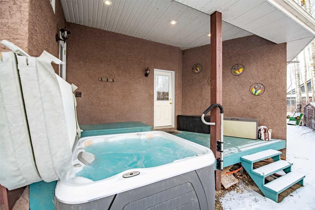 295 Jarvis Glen Close, Jarvis Bay, AB - With Exterior