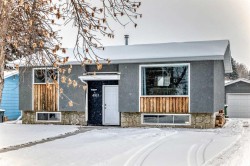 4811 46 Street Ponoka, AB T4J 1M2