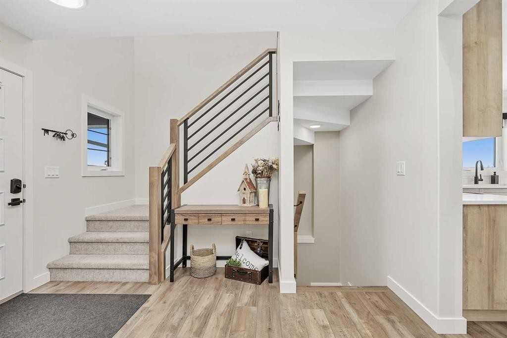 52 Iron Gate Boulevard, Sylvan Lake, AB - Indoor Photo Showing Other Room