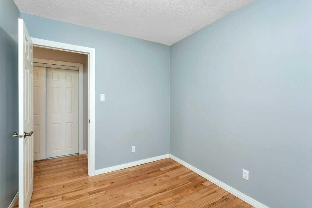 7 Nellis Avenue, Red Deer, AB - Indoor Photo Showing Other Room