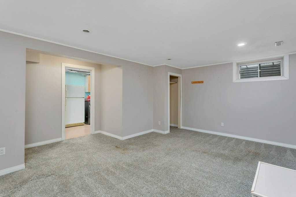 7 Nellis Avenue, Red Deer, AB - Indoor