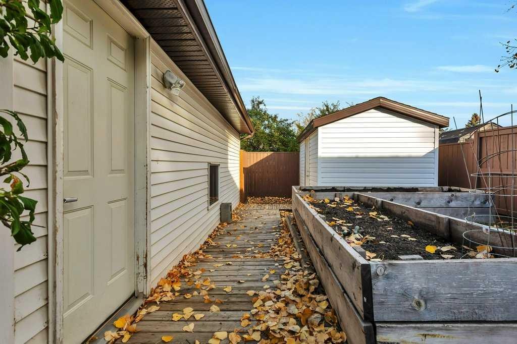 7 Nellis Avenue, Red Deer, AB - Outdoor With Exterior