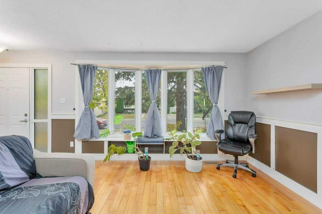 7 Nellis Avenue, Red Deer, AB - Indoor