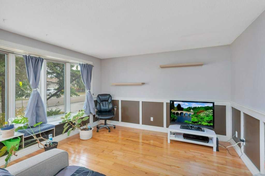 7 Nellis Avenue, Red Deer, AB - Indoor