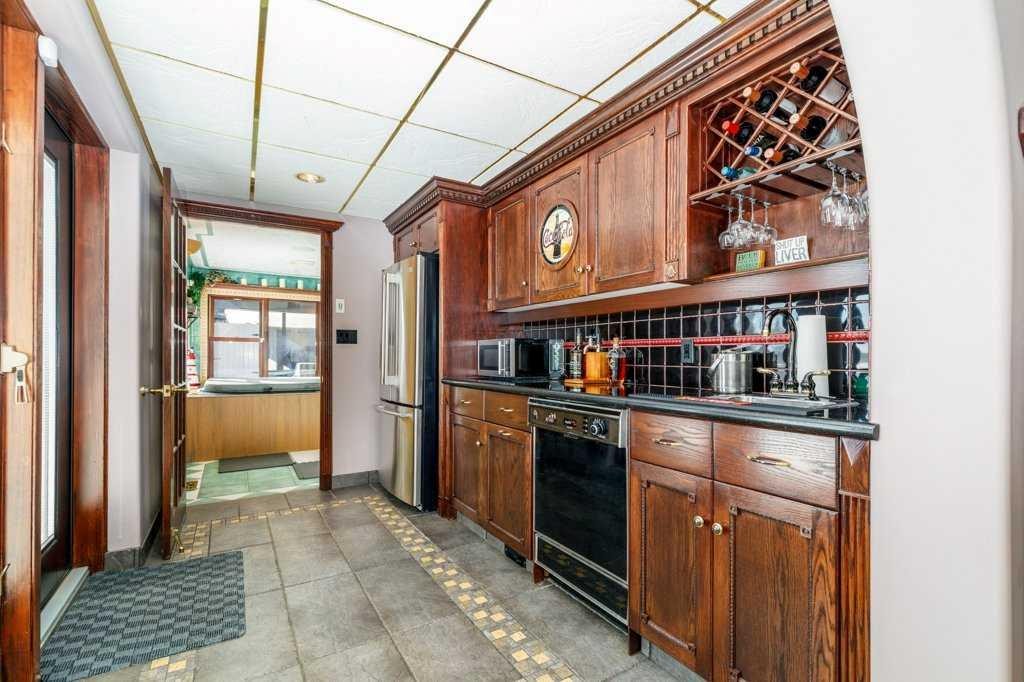85 Oberlin Avenue, Red Deer, AB - Indoor Photo Showing Other Room