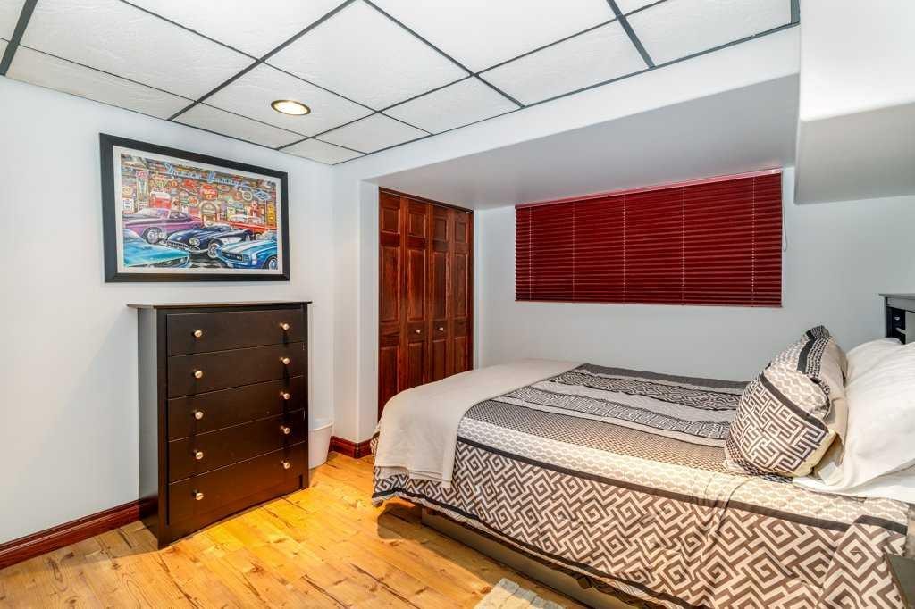 85 Oberlin Avenue, Red Deer, AB - Indoor Photo Showing Bedroom