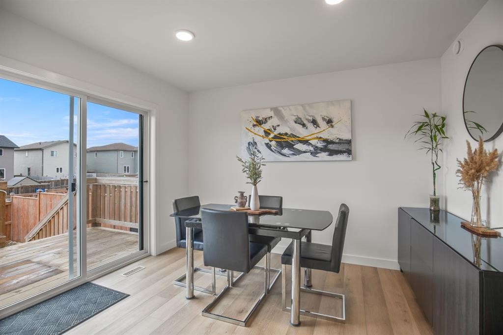 178 Ava Crescent, Blackfalds, AB - Indoor Photo Showing Dining Room