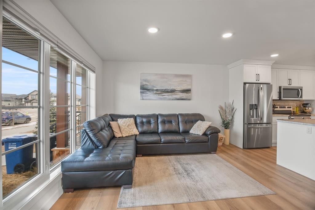 178 Ava Crescent, Blackfalds, AB - Indoor Photo Showing Living Room