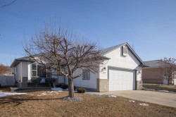 119 Ammeter Close Red Deer, AB T4R 2Y4