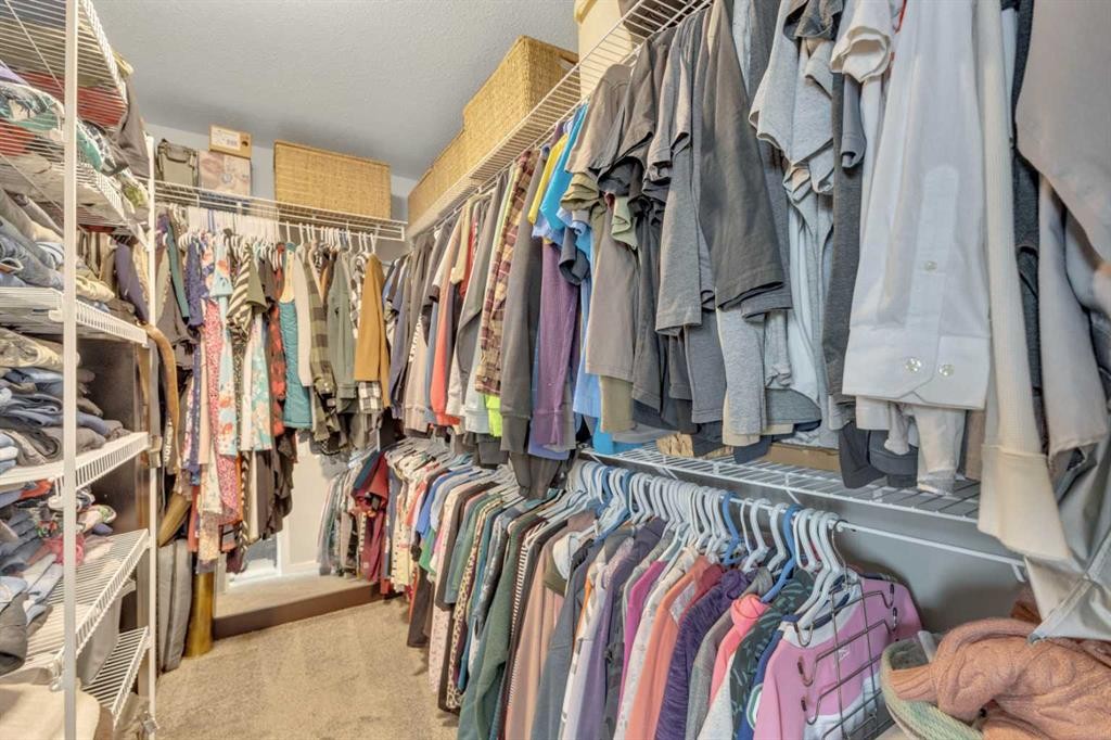 94 Mackenzie Crescent, Lacombe, AB - Indoor With Storage