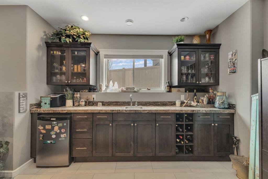 94 Mackenzie Crescent, Lacombe, AB - Indoor Photo Showing Bathroom