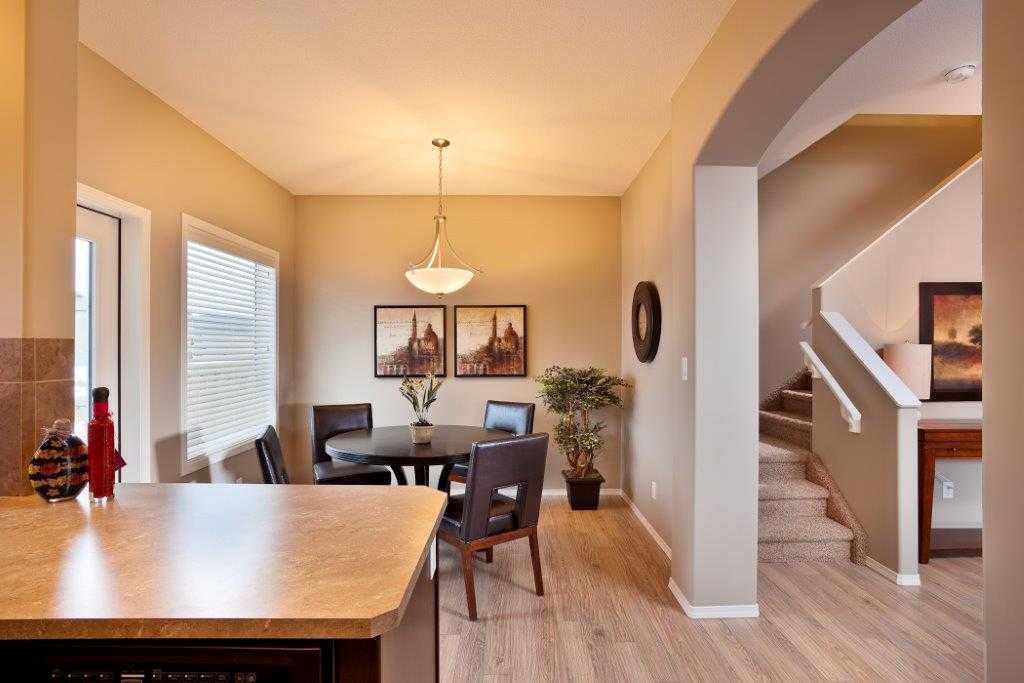 10 Ross Close, Sylvan Lake, AB - Indoor Photo Showing Dining Room