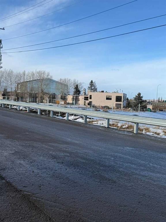 10623 West Valley Road, Calgary, AB