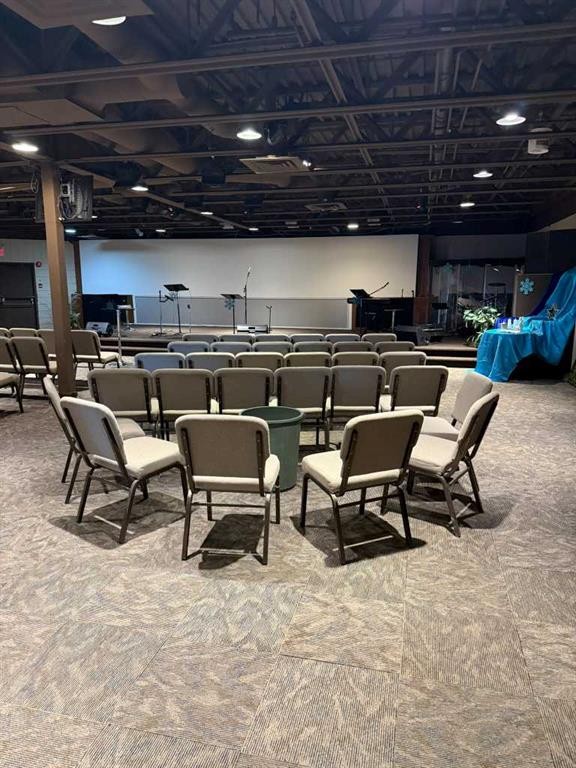 10623 West Valley Road, Calgary, AB