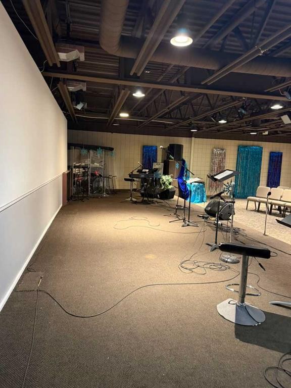 10623 West Valley Road, Calgary, AB