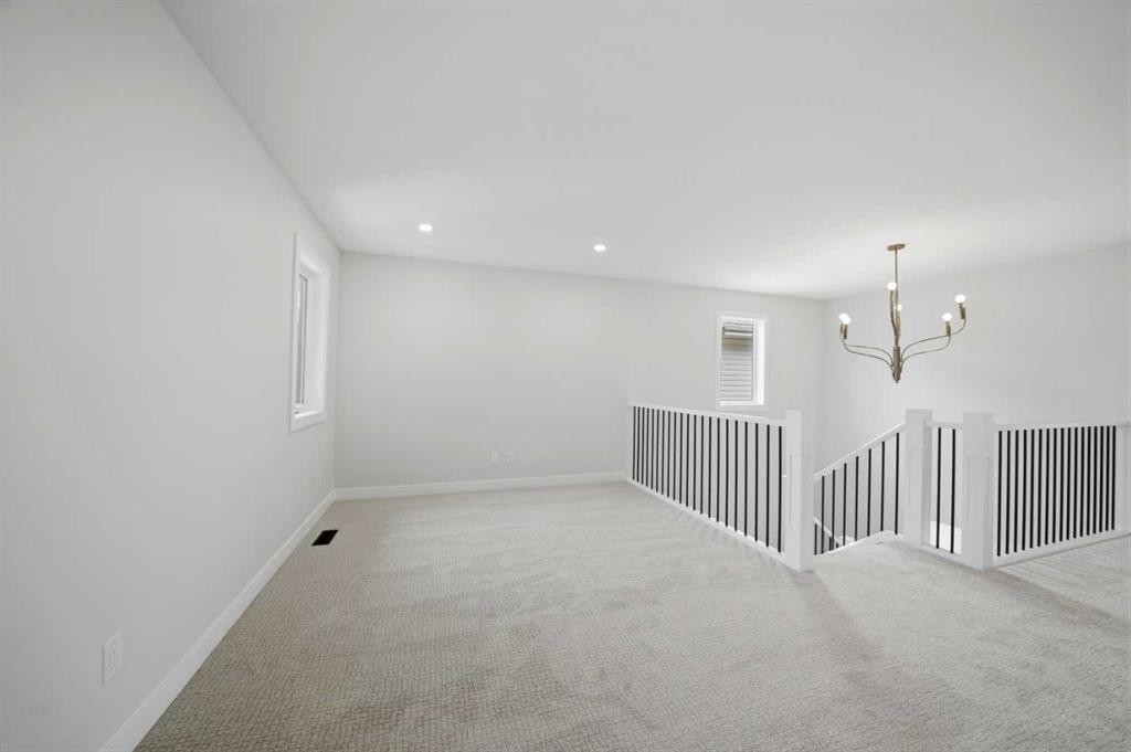 115 Crestview Boulevard, Sylvan Lake, AB - Indoor Photo Showing Other Room