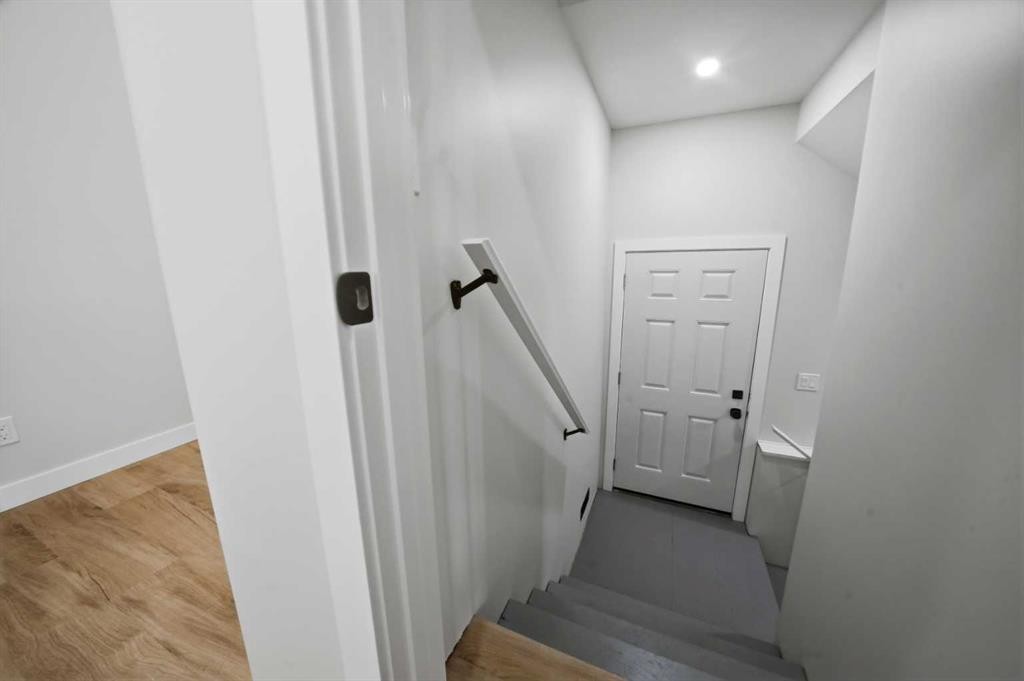 115 Crestview Boulevard, Sylvan Lake, AB - Indoor Photo Showing Other Room