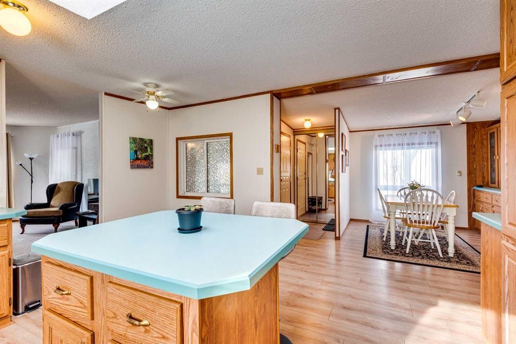 154 Devilder, Trochu, AB - Indoor Photo Showing Dining Room