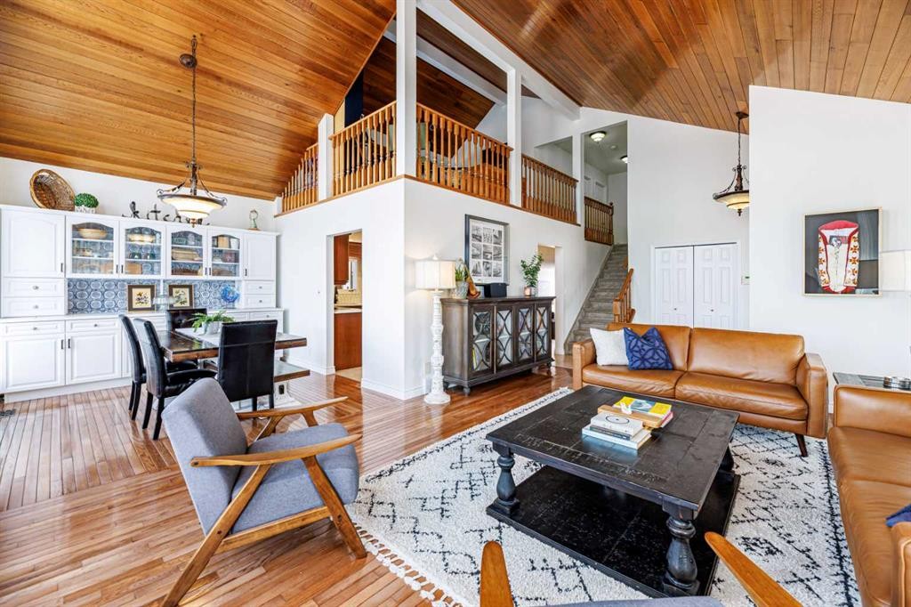 14 Warwick Drive, Red Deer, AB - Indoor Photo Showing Living Room