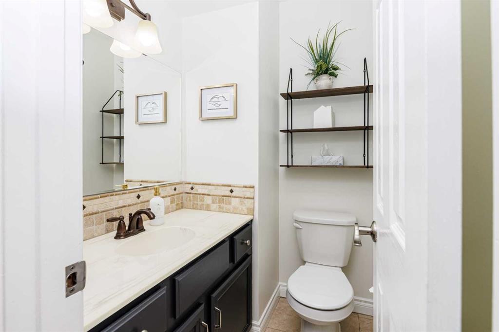 14 Warwick Drive, Red Deer, AB - Indoor Photo Showing Bathroom