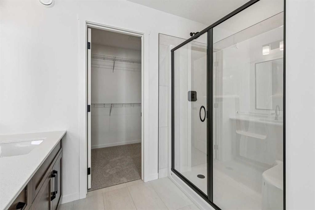 208 Southborough Common, Cochrane, AB - Indoor Photo Showing Bathroom