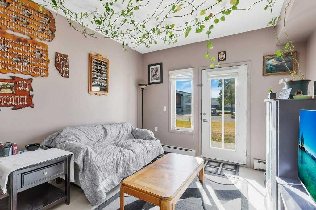 108-80A Kelloway Crescent, Red Deer, AB - Indoor