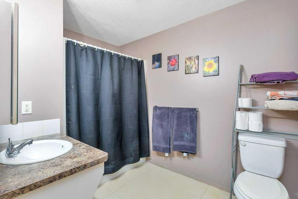 108-80A Kelloway Crescent, Red Deer, AB - Indoor Photo Showing Bathroom