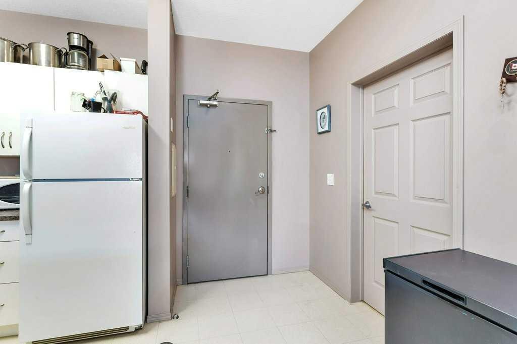 108-80A Kelloway Crescent, Red Deer, AB - Indoor