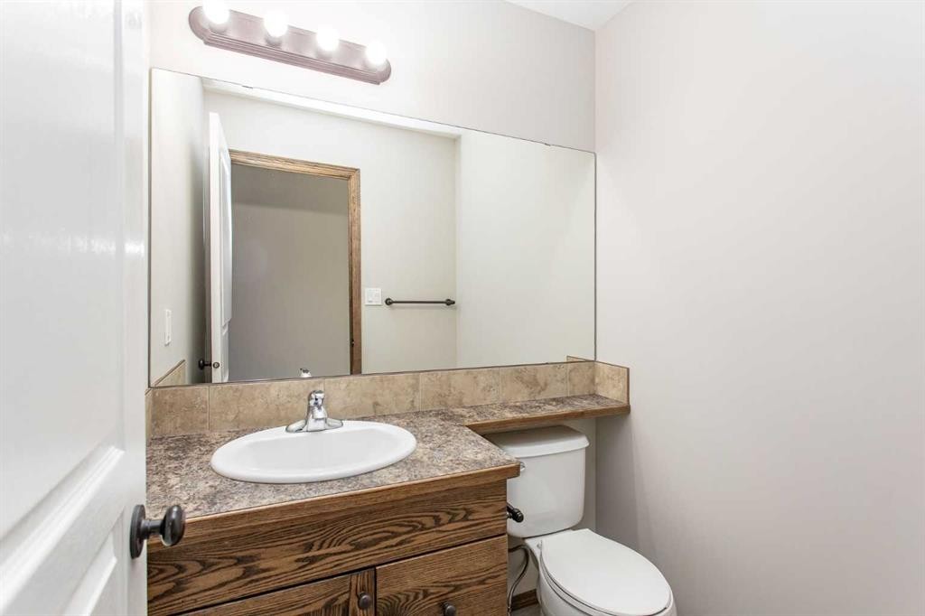 92 Iron Wolf Boulevard, Lacombe, AB - Indoor Photo Showing Bathroom