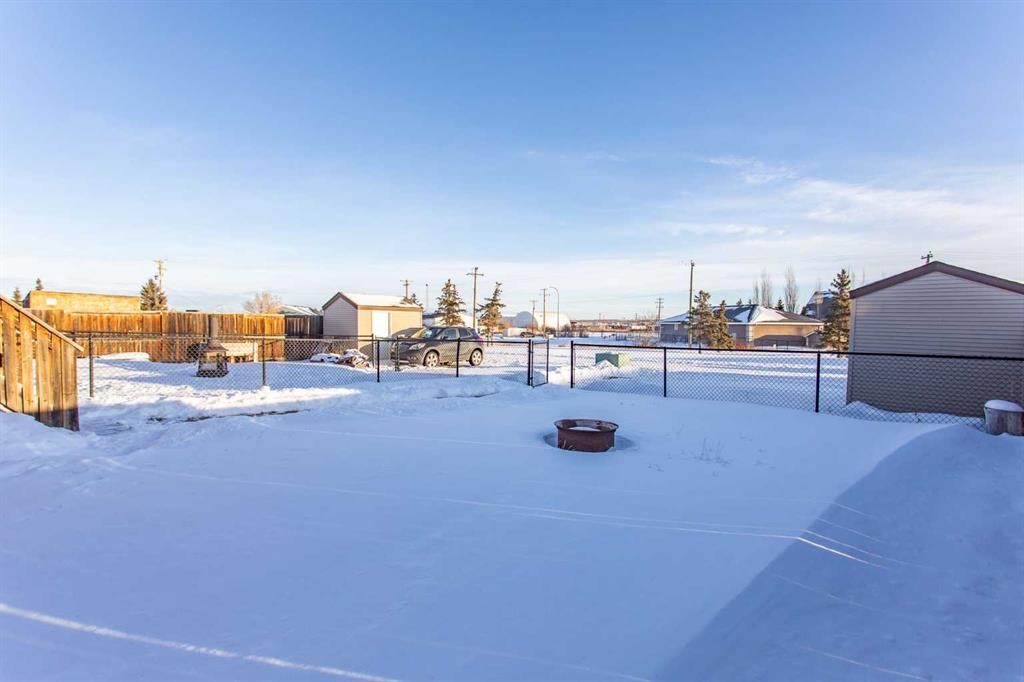 92 Iron Wolf Boulevard, Lacombe, AB - Outdoor
