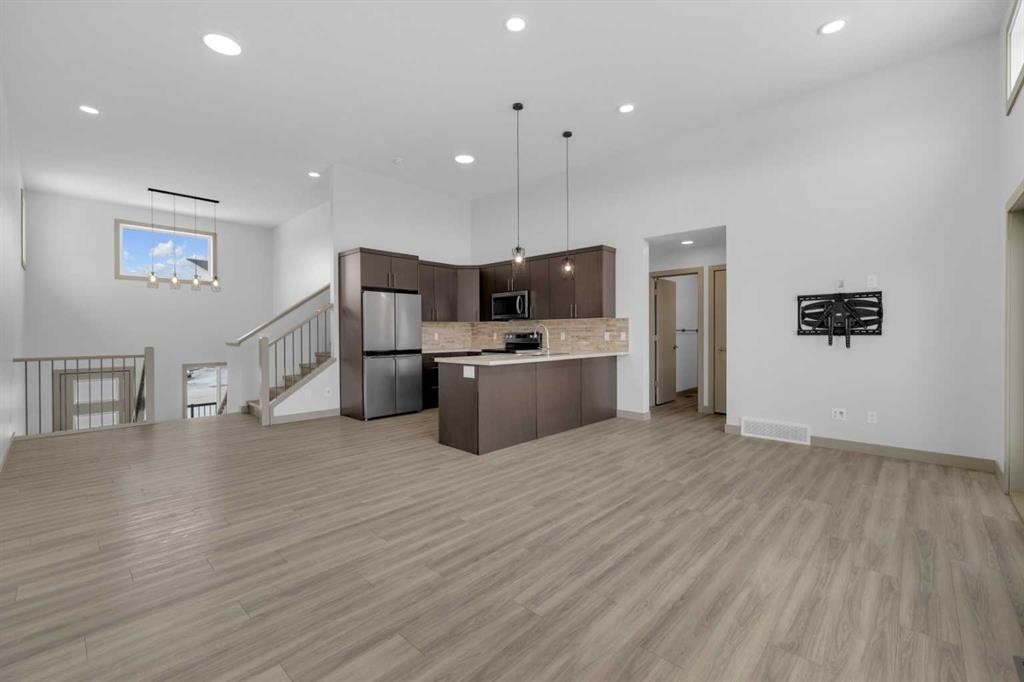 13 Vanson Close, Sylvan Lake, AB - Indoor Photo Showing Kitchen