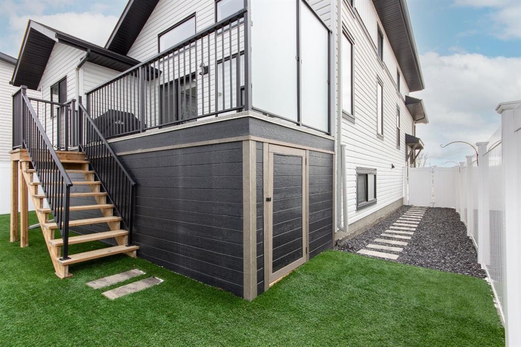 224 Emerald Drive, Red Deer, AB - Outdoor With Exterior