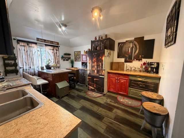 5016 51 Street, Hardisty, AB - Indoor
