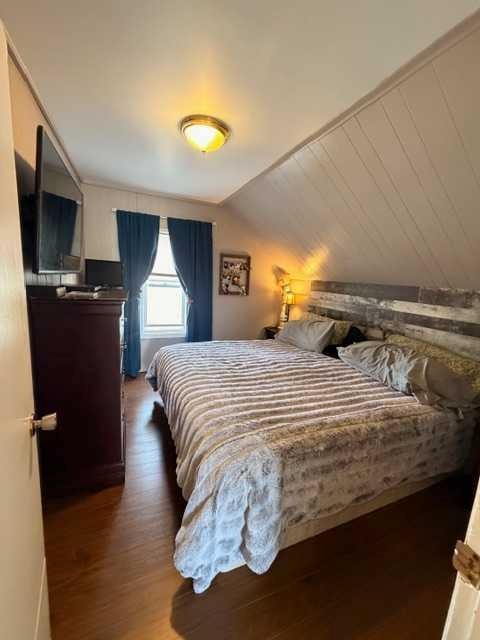 5016 51 Street, Hardisty, AB - Indoor Photo Showing Bedroom