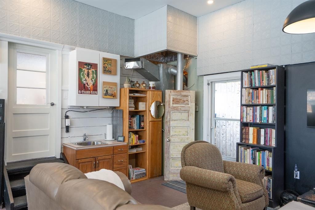 5223 Newson Boulevard, Bashaw, AB - Indoor