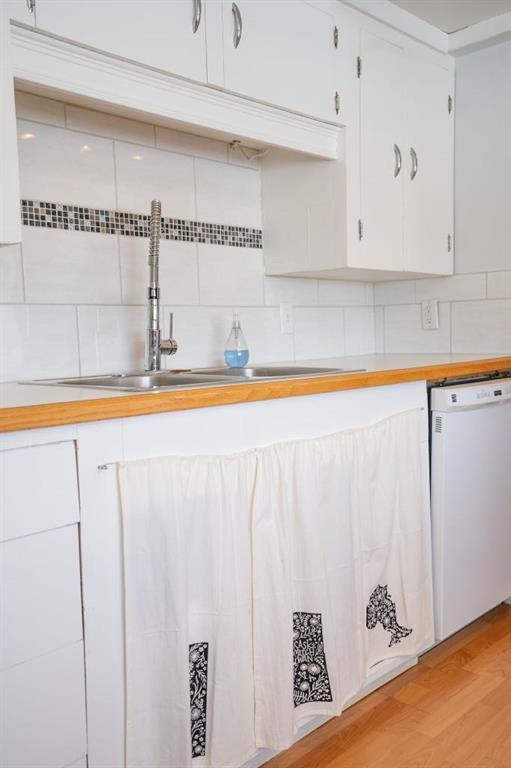 5223 Newson Boulevard, Bashaw, AB - Indoor Photo Showing Kitchen