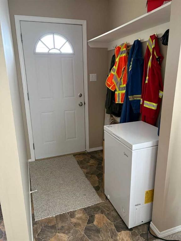 201 A&B First Street, Morrin, AB - Indoor
