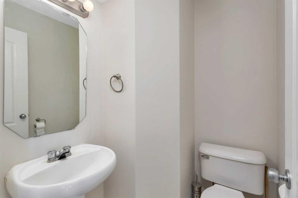 116 Arthur Close, Red Deer, AB - Indoor Photo Showing Bathroom