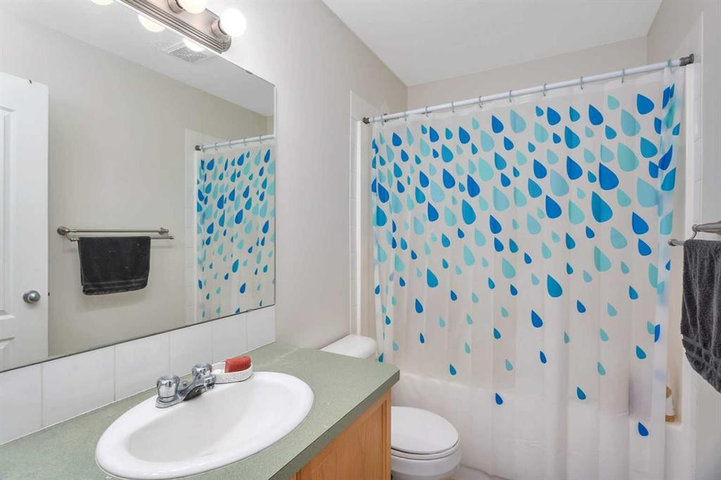 116 Arthur Close, Red Deer, AB - Indoor Photo Showing Bathroom