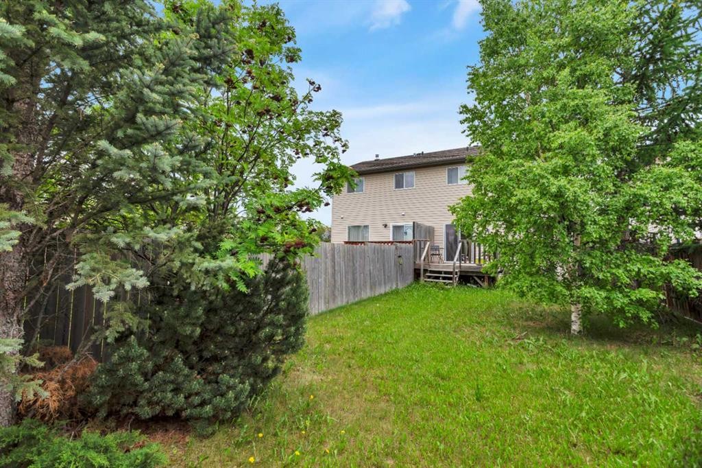 116 Arthur Close, Red Deer, AB - Outdoor