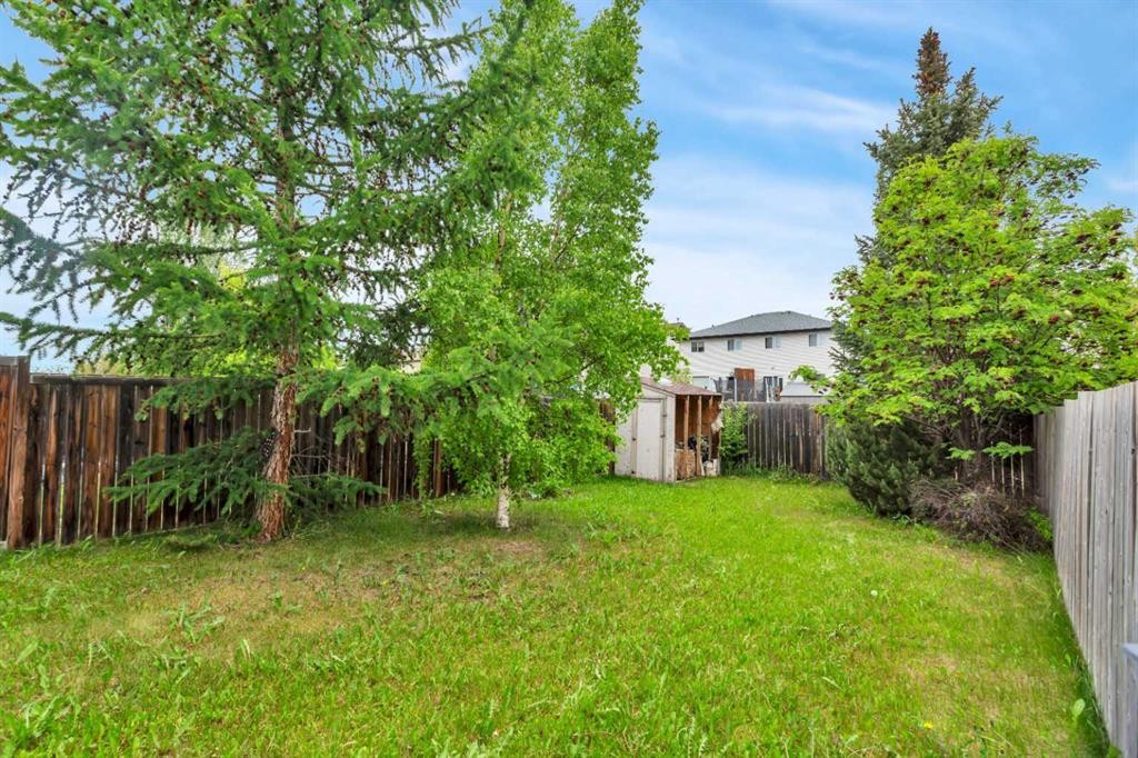 116 Arthur Close, Red Deer, AB - Outdoor