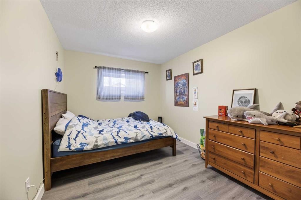 1 Destiny Way, Olds, AB - Indoor Photo Showing Bedroom