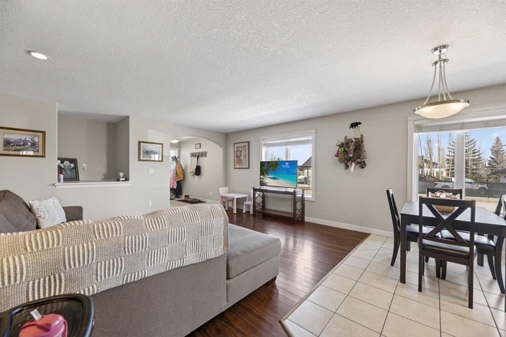 1 Destiny Way, Olds, AB - Indoor Photo Showing Other Room