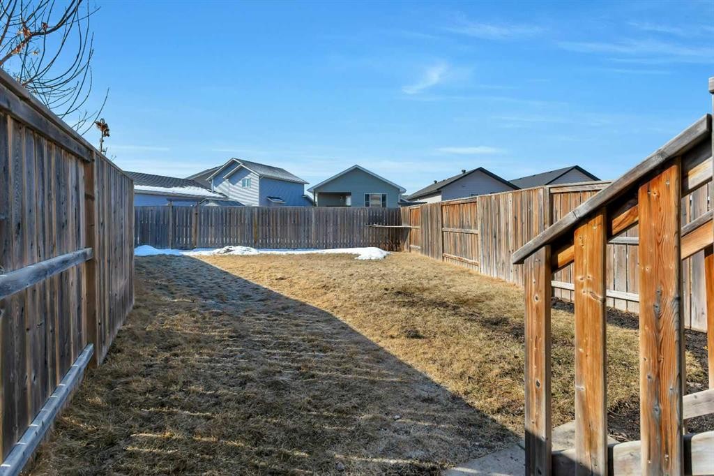 8 Ross Close, Sylvan Lake, AB - Outdoor
