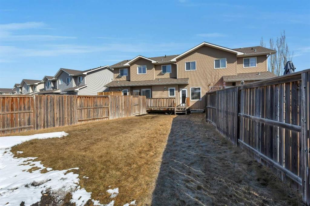 8 Ross Close, Sylvan Lake, AB - Outdoor