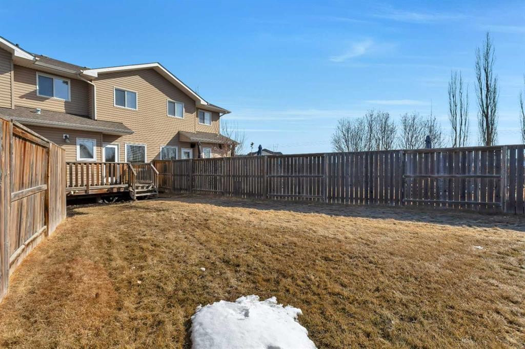 8 Ross Close, Sylvan Lake, AB - Outdoor