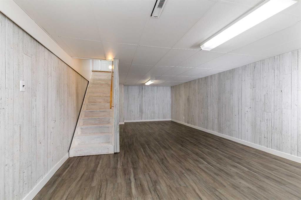 47 Olsen Street, Red Deer, AB - Indoor Photo Showing Other Room