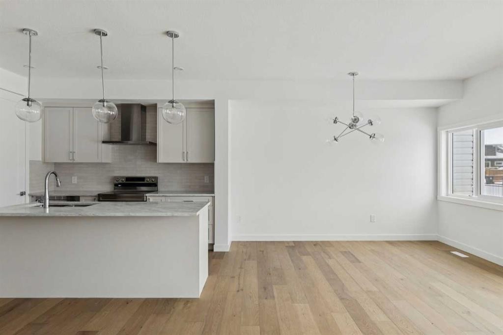25 Linden Place, Rural Red Deer County, AB - Indoor Photo Showing Kitchen